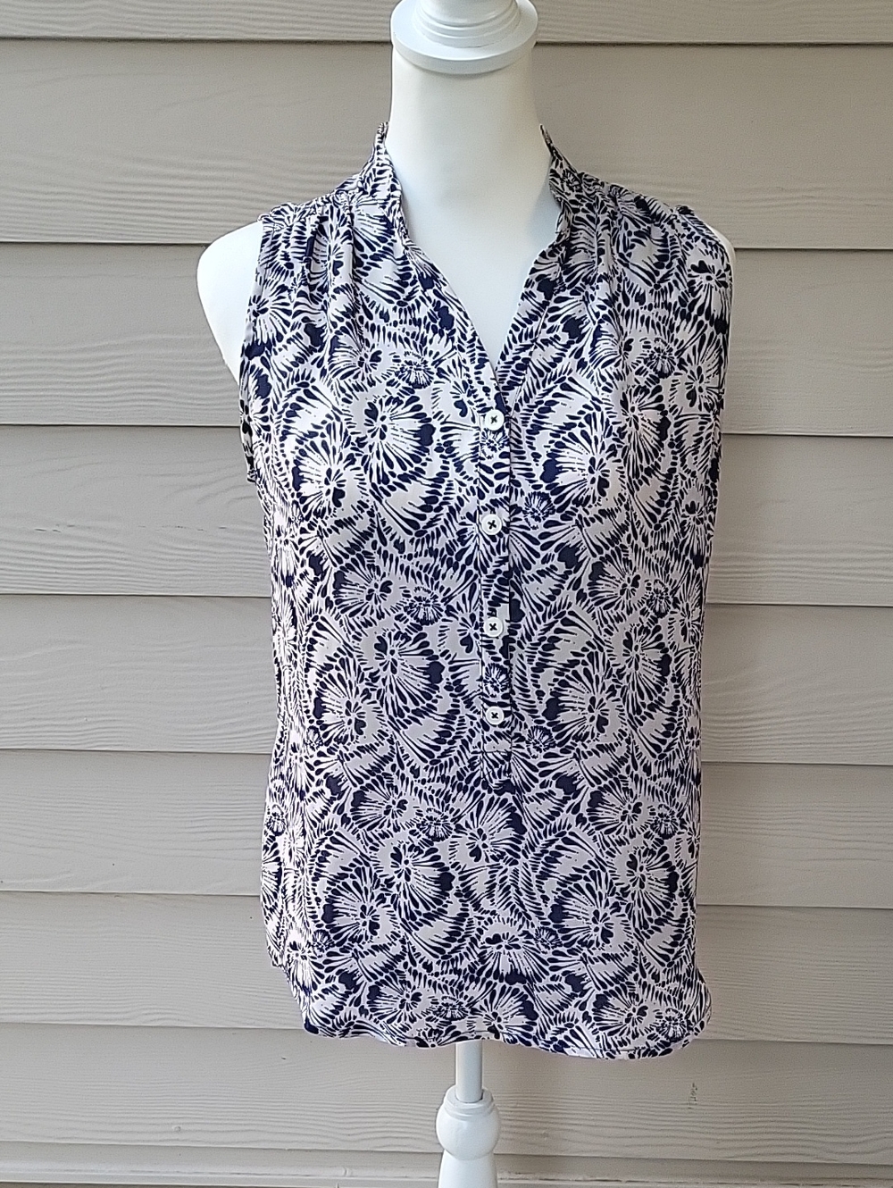 Cabi Navy White Floral Sleeveless Blouse XS Button Front Career Casual Top